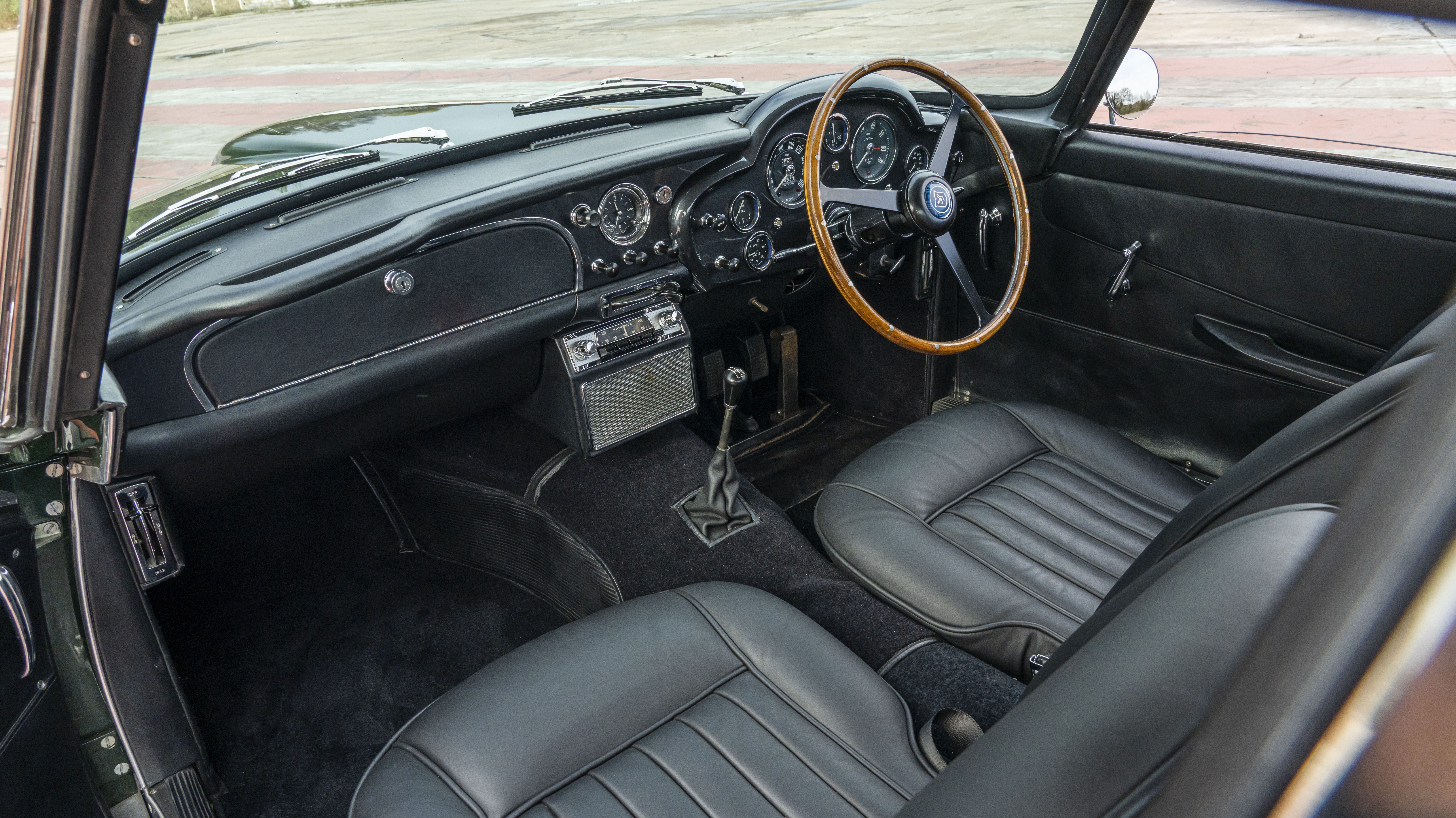 1961_Aston_Martin_DB4GT_Coupe_45